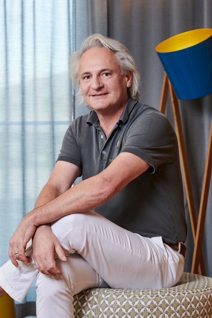 Dr. med. Claudius Gall, Bac. phil. MBA